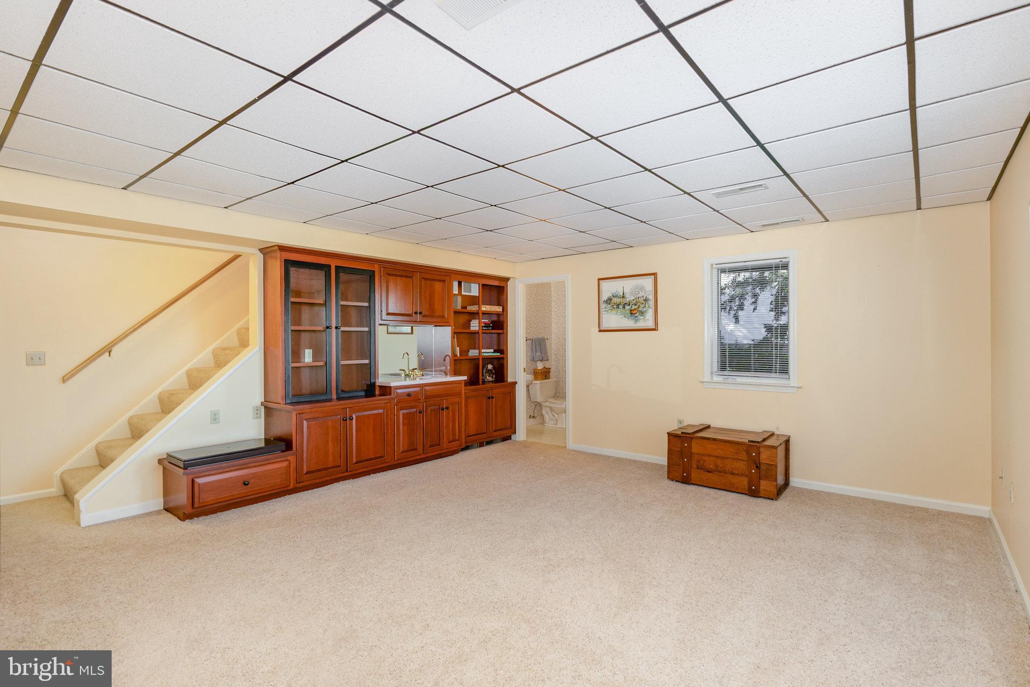1523 RIDGE ROAD