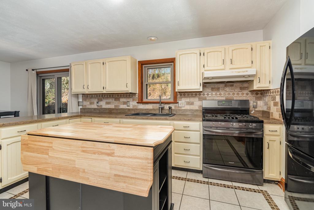 798 BYERLAND CHURCH ROAD