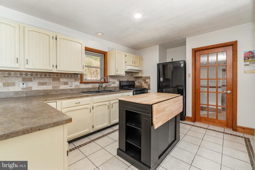 798 BYERLAND CHURCH ROAD