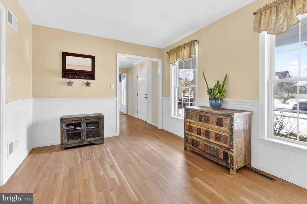35 SARAH LANE