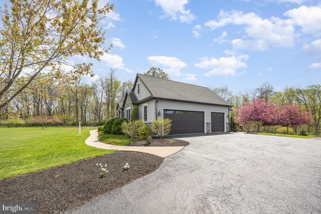 115 MONUMENT DRIVE