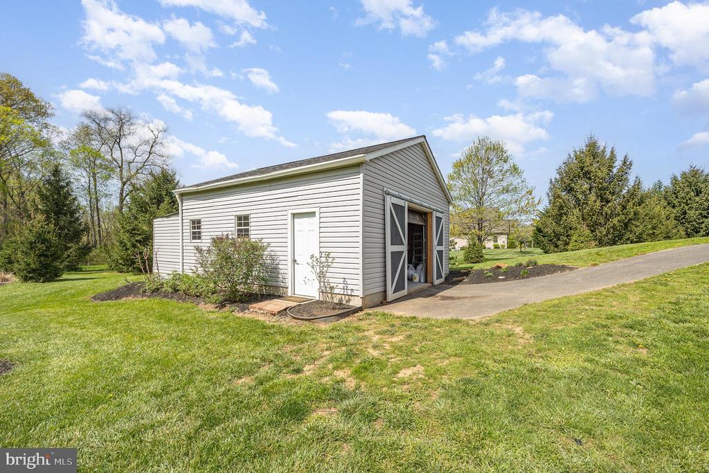 115 MONUMENT DRIVE