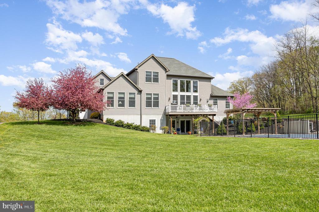 115 MONUMENT DRIVE