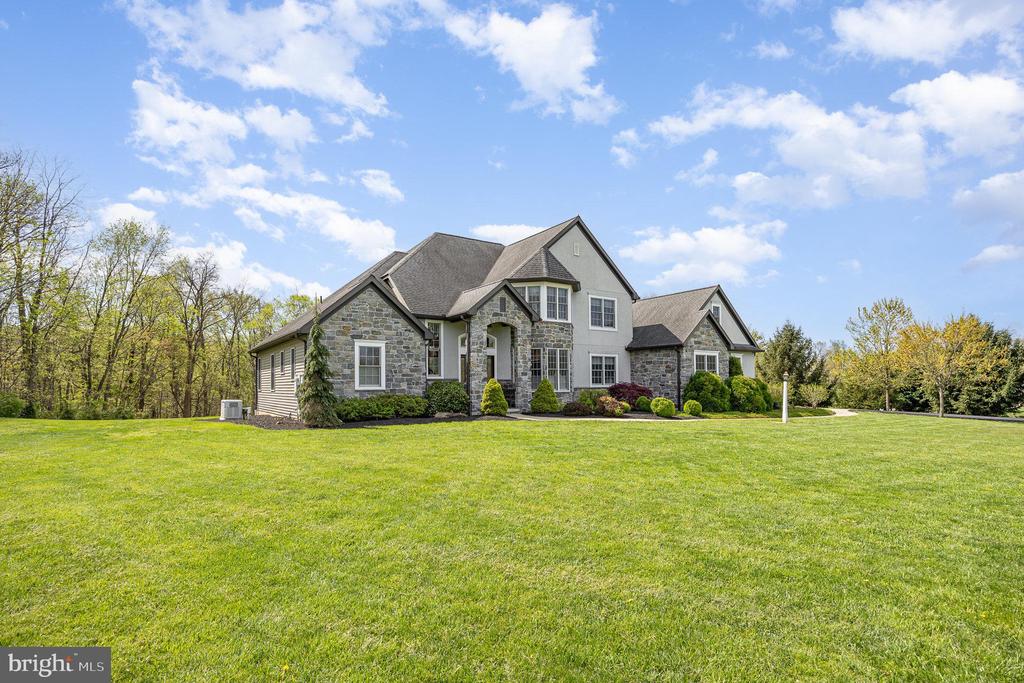 115 MONUMENT DRIVE