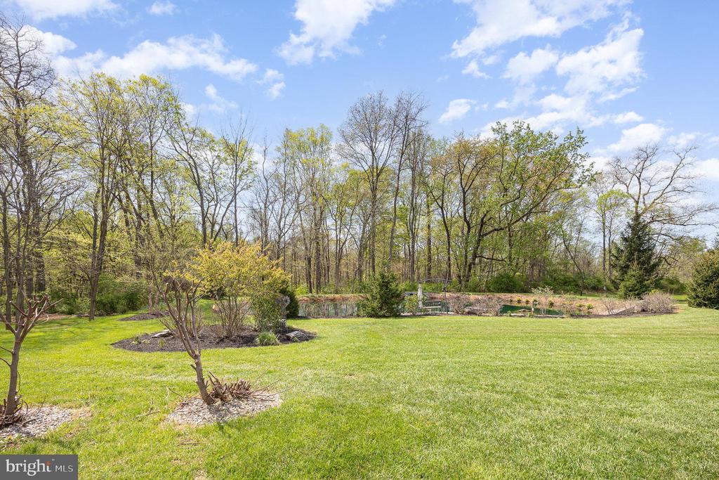 115 MONUMENT DRIVE