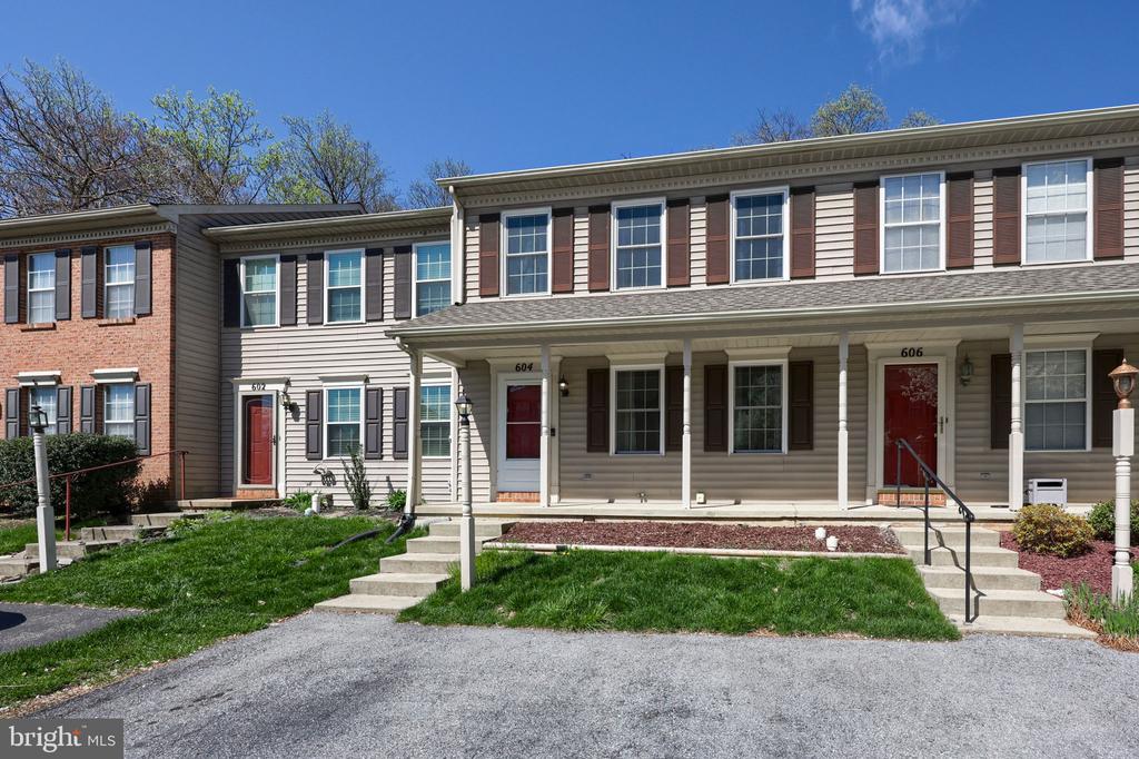 604 ROCKWOOD DRIVE