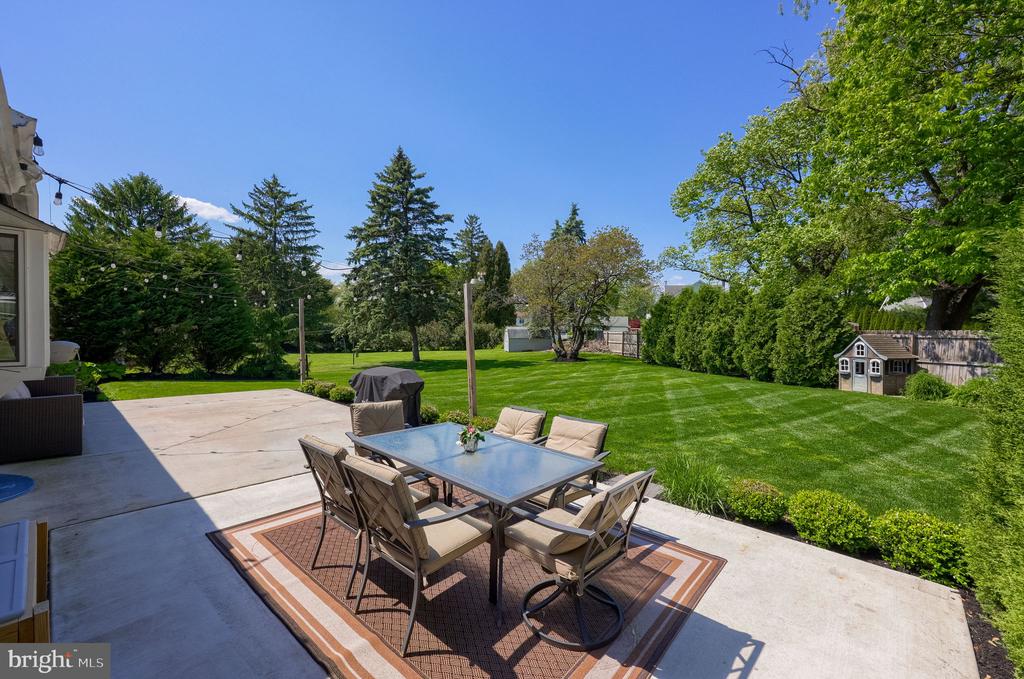 48 VISTA DRIVE