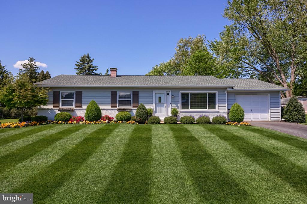 48 VISTA DRIVE
