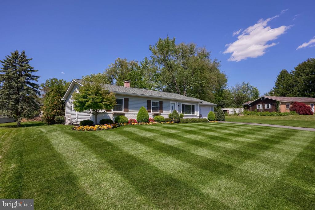 48 VISTA DRIVE