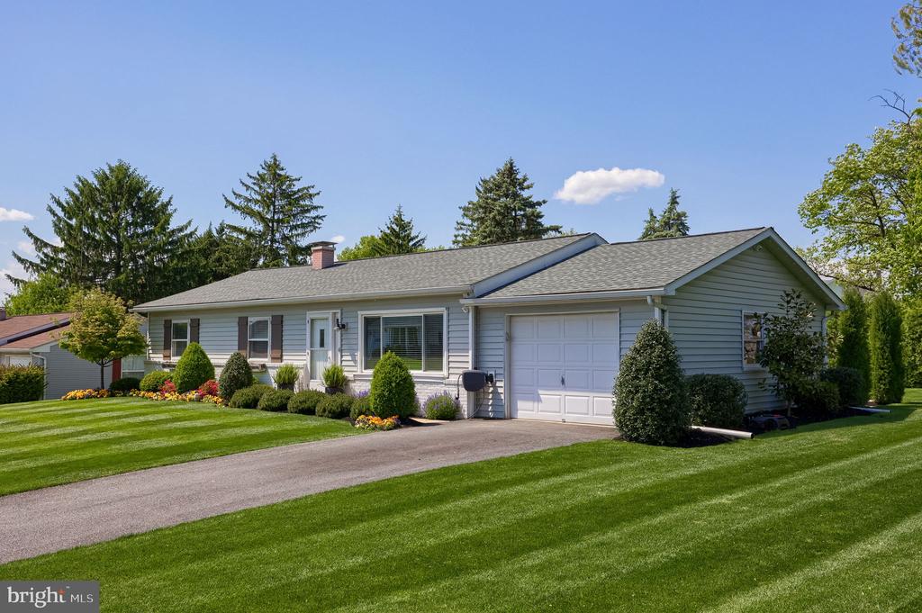 48 VISTA DRIVE