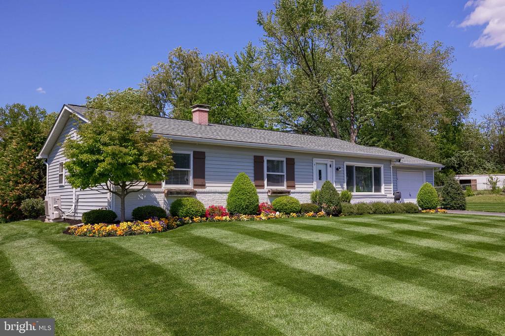 48 VISTA DRIVE
