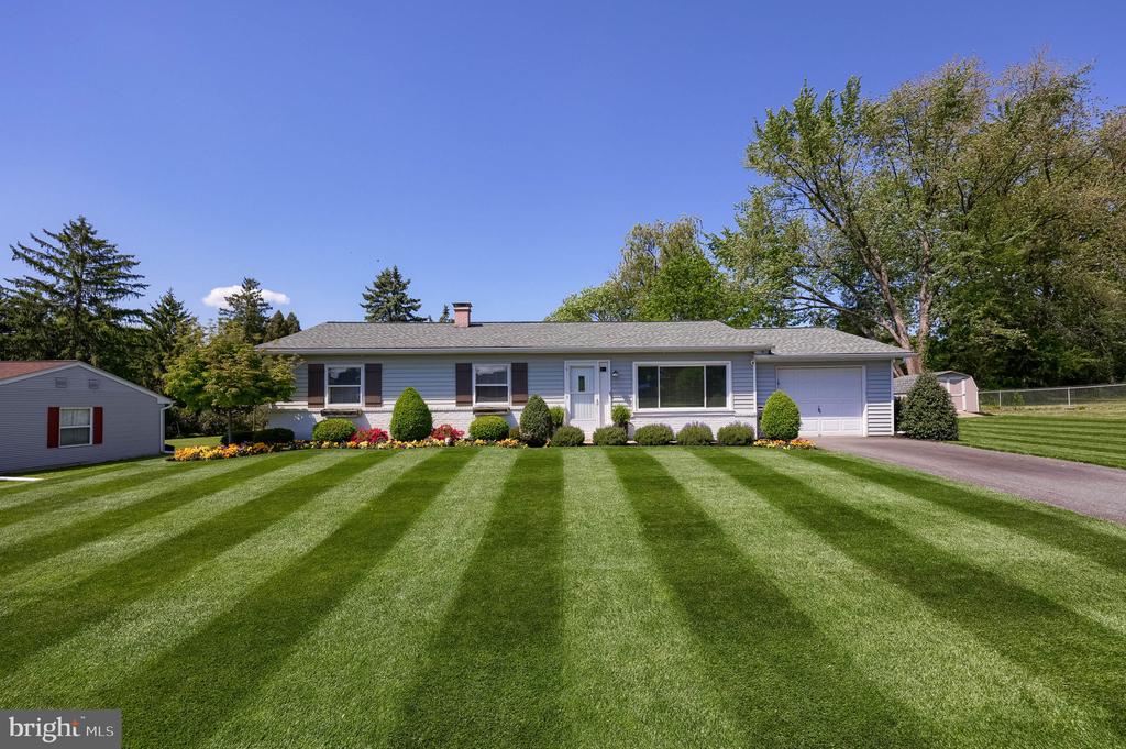 48 VISTA DRIVE