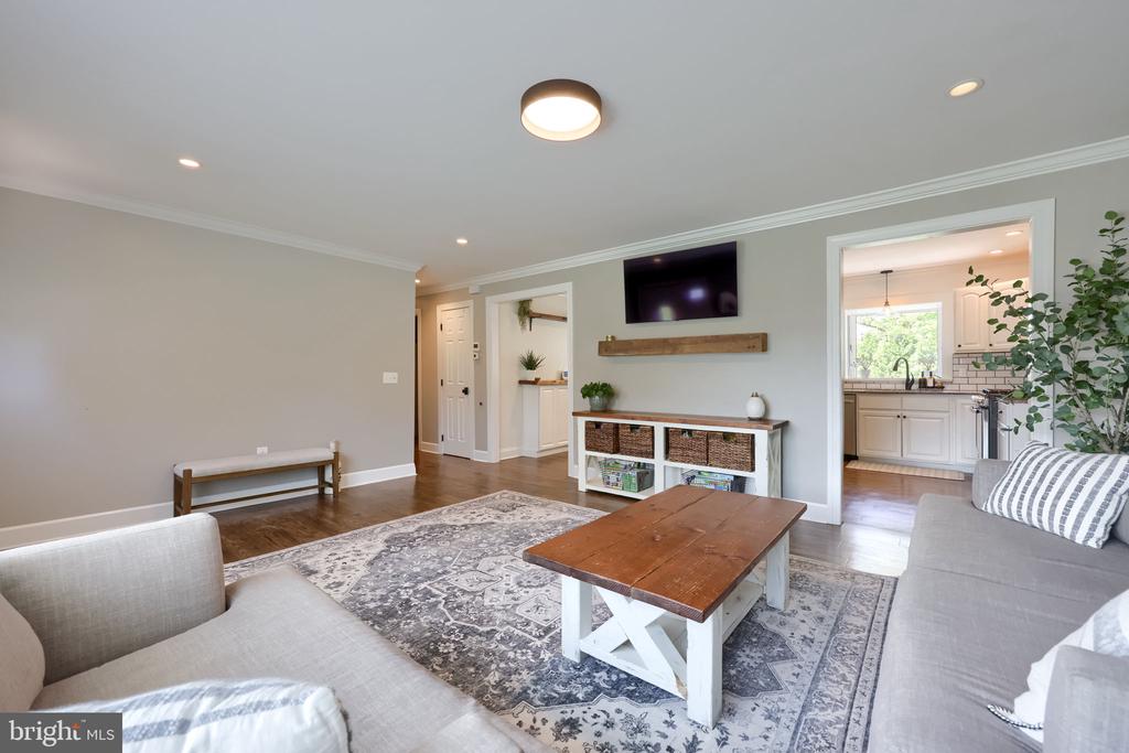 48 VISTA DRIVE