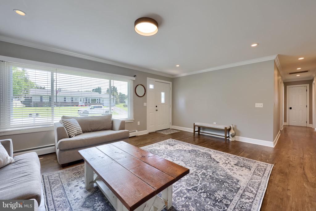 48 VISTA DRIVE