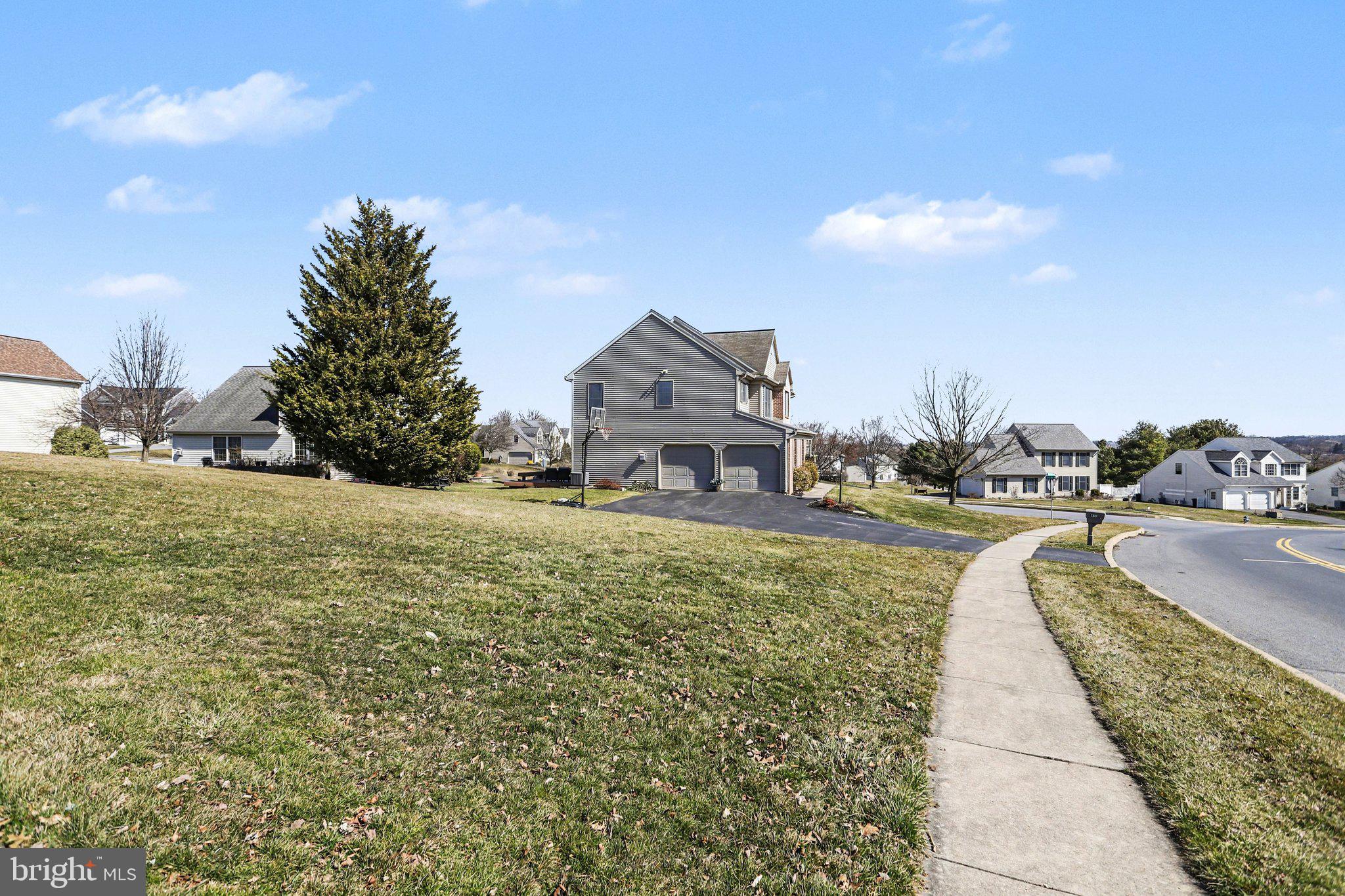 815 BUCKINGHAM BOULEVARD