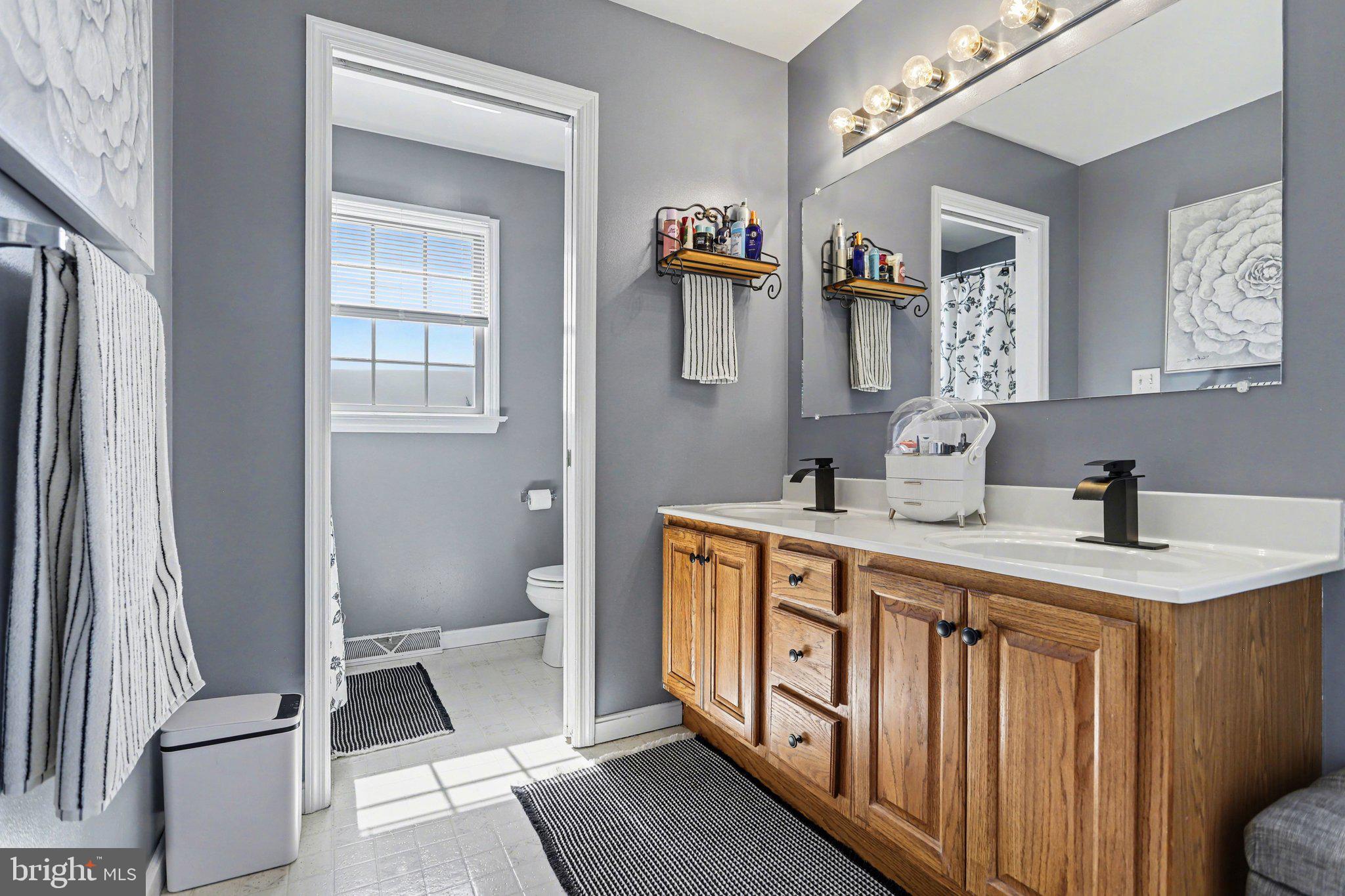 815 BUCKINGHAM BOULEVARD