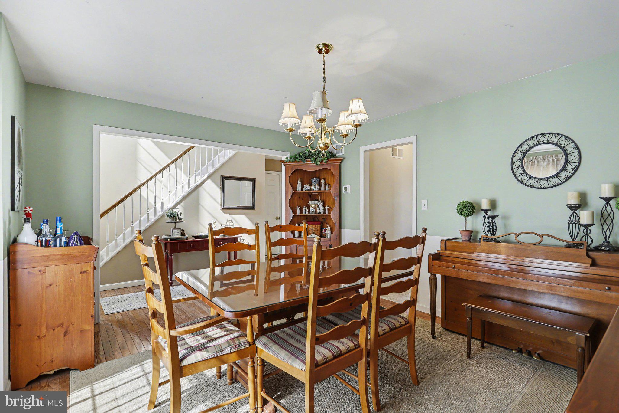 815 BUCKINGHAM BOULEVARD