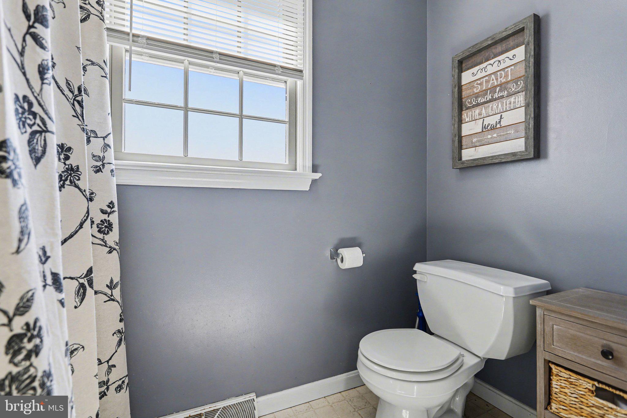 815 BUCKINGHAM BOULEVARD