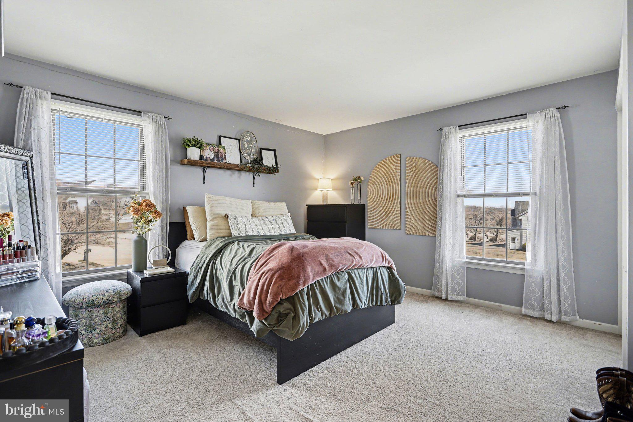 815 BUCKINGHAM BOULEVARD