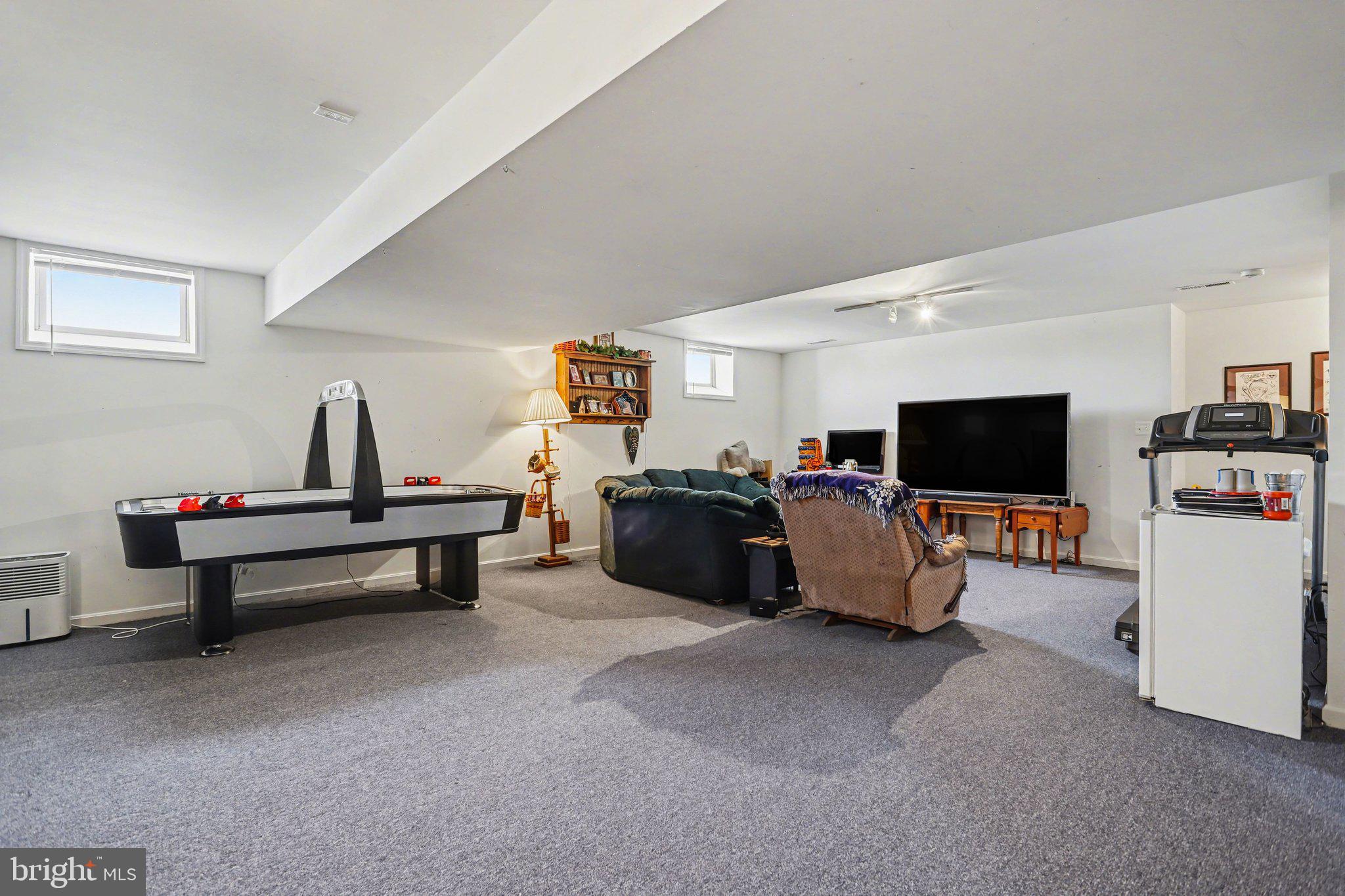 815 BUCKINGHAM BOULEVARD