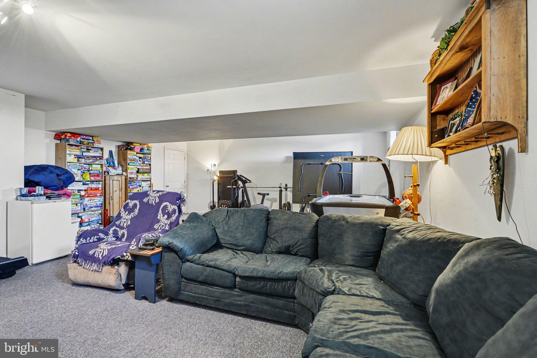 815 BUCKINGHAM BOULEVARD