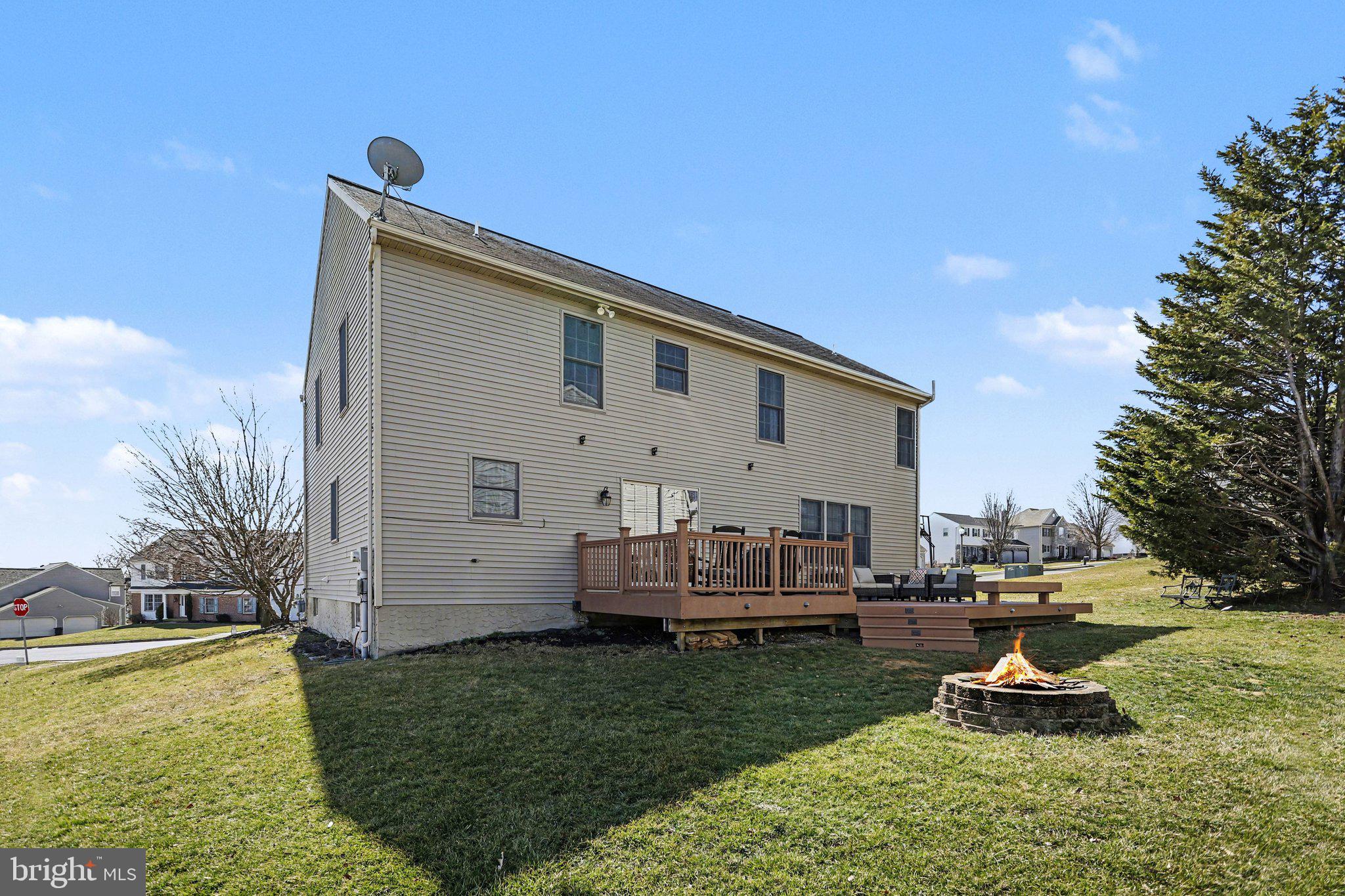 815 BUCKINGHAM BOULEVARD