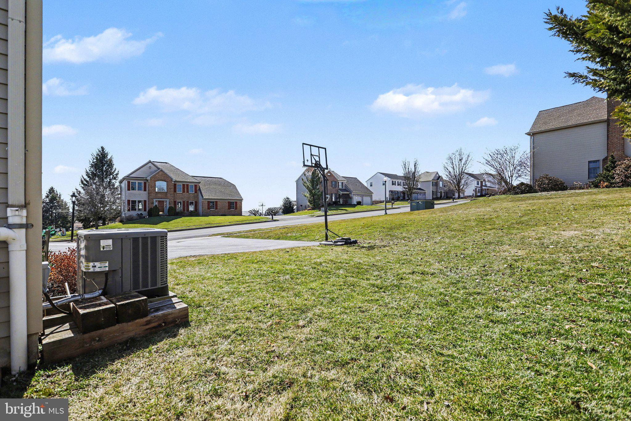 815 BUCKINGHAM BOULEVARD