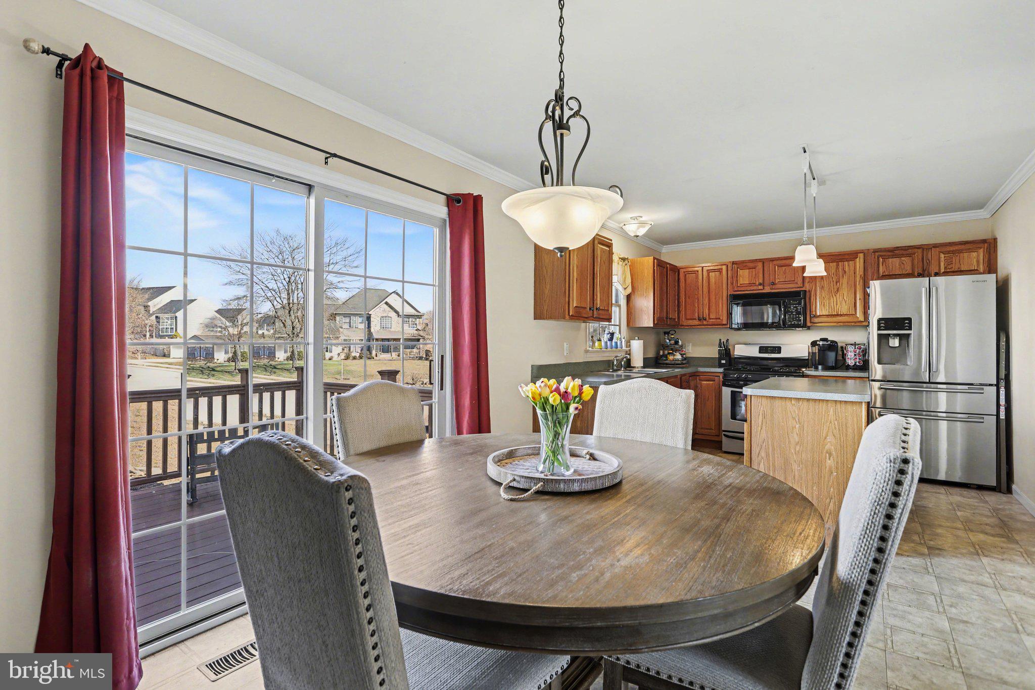 815 BUCKINGHAM BOULEVARD