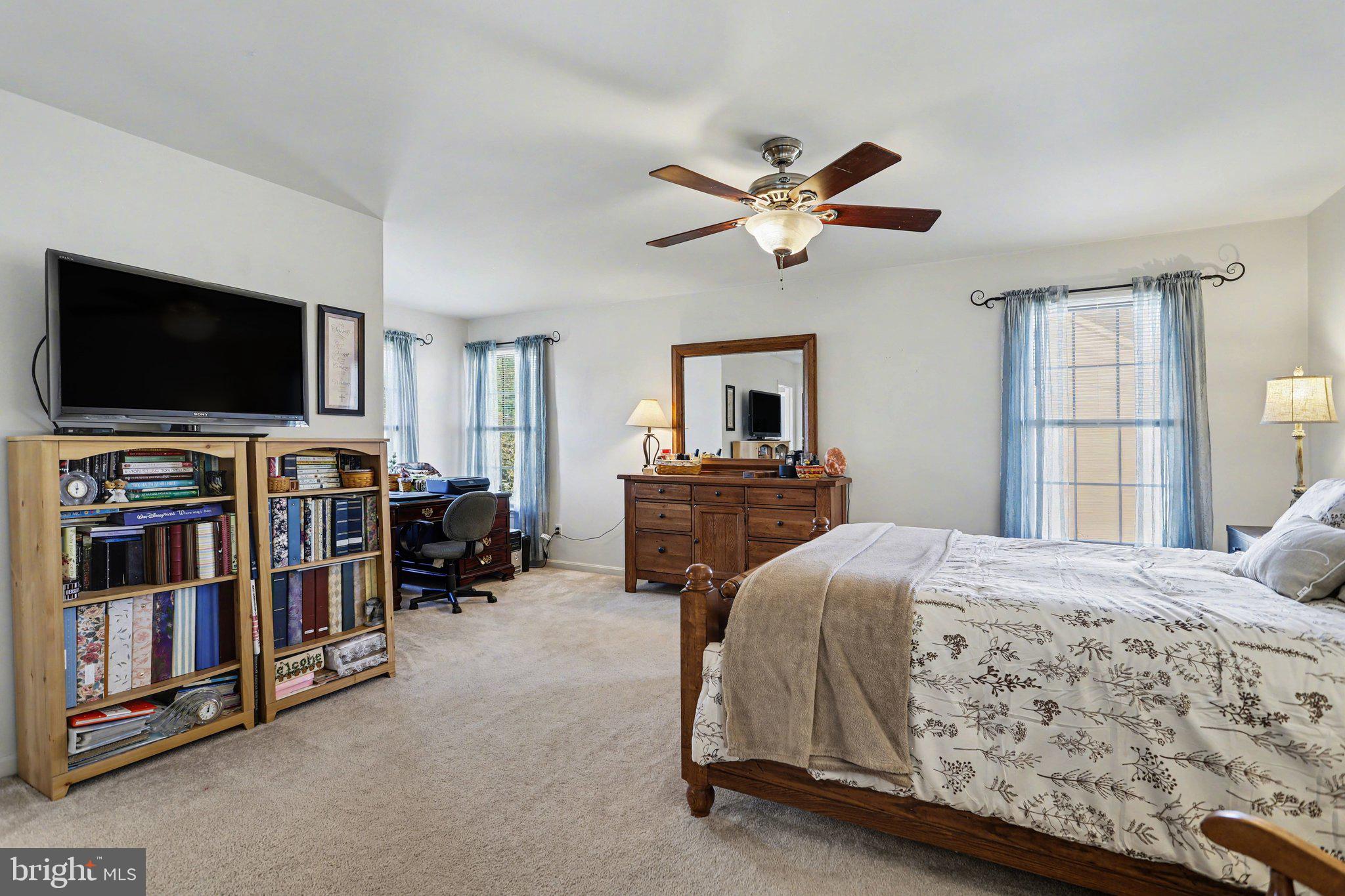 815 BUCKINGHAM BOULEVARD