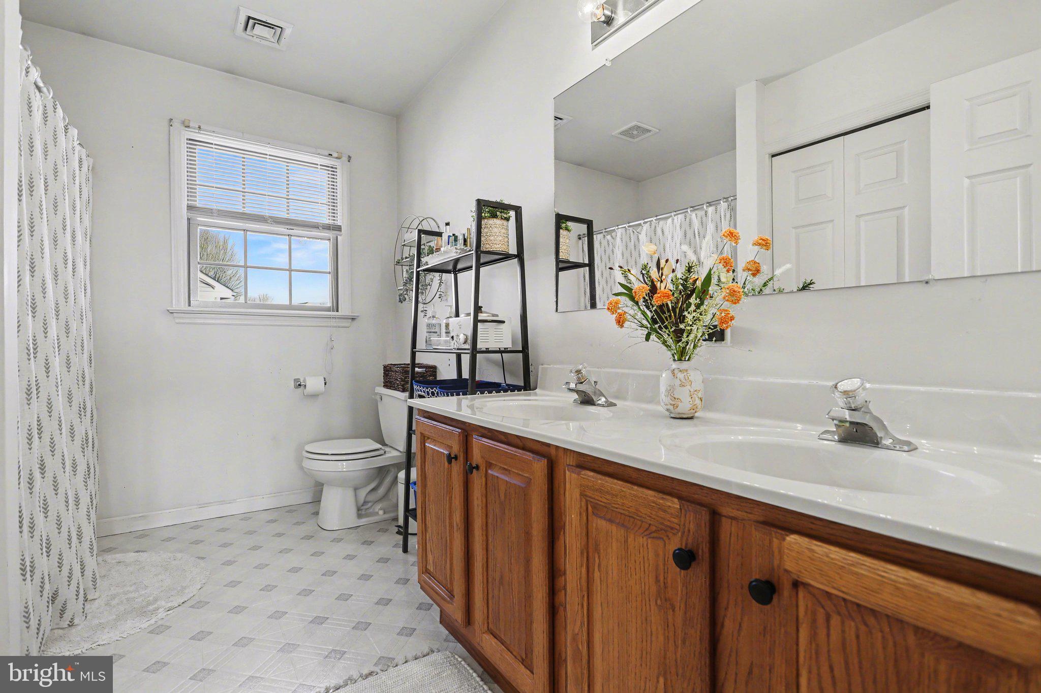 815 BUCKINGHAM BOULEVARD