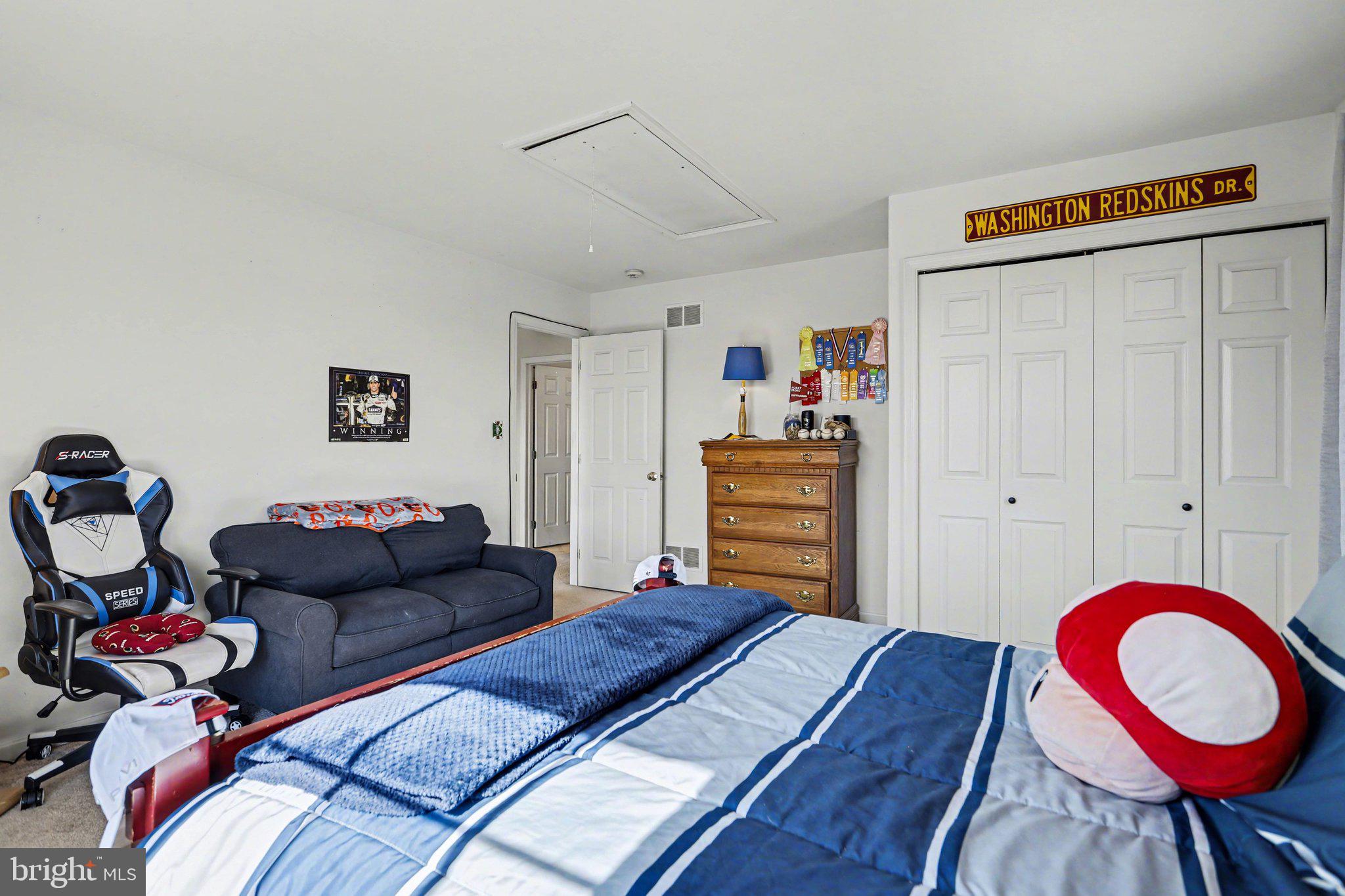 815 BUCKINGHAM BOULEVARD