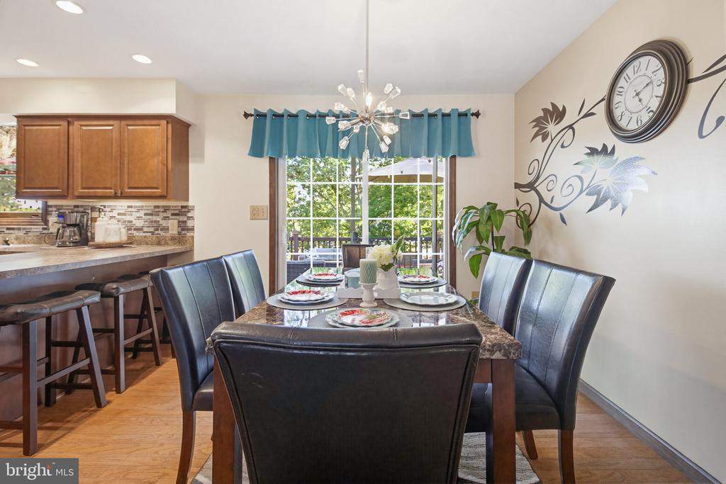 2637 Hemlock DR