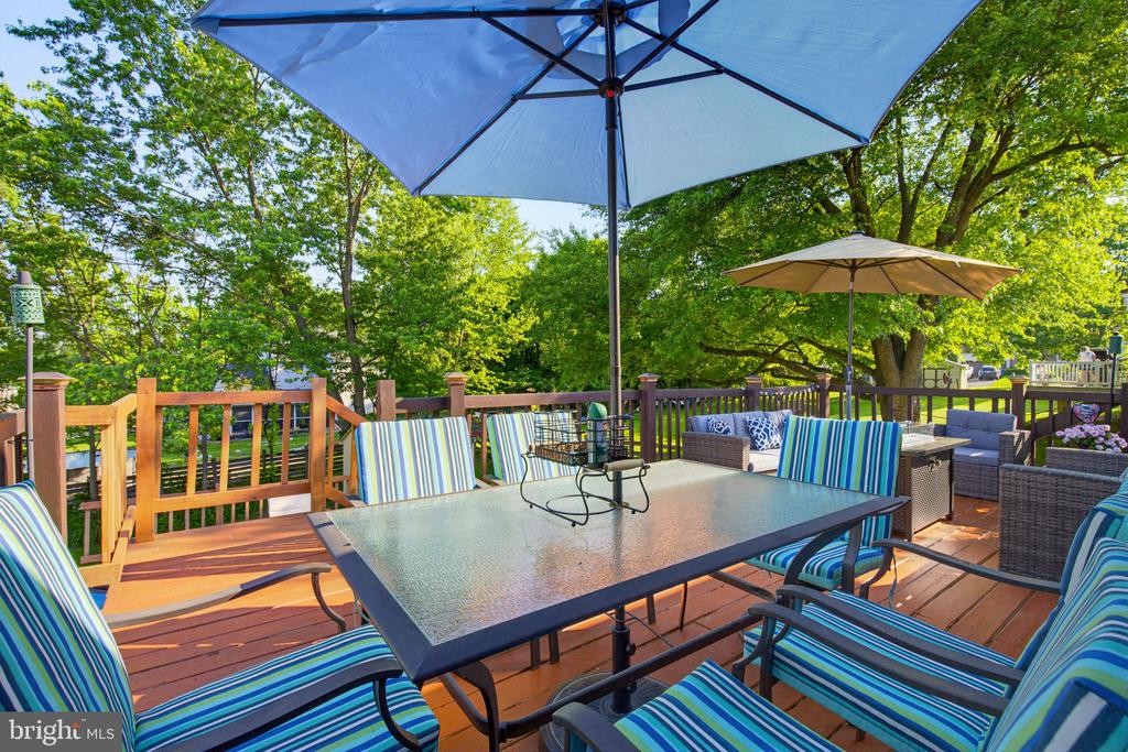 2637 Hemlock DR
