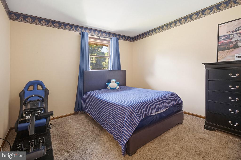 2637 Hemlock DR