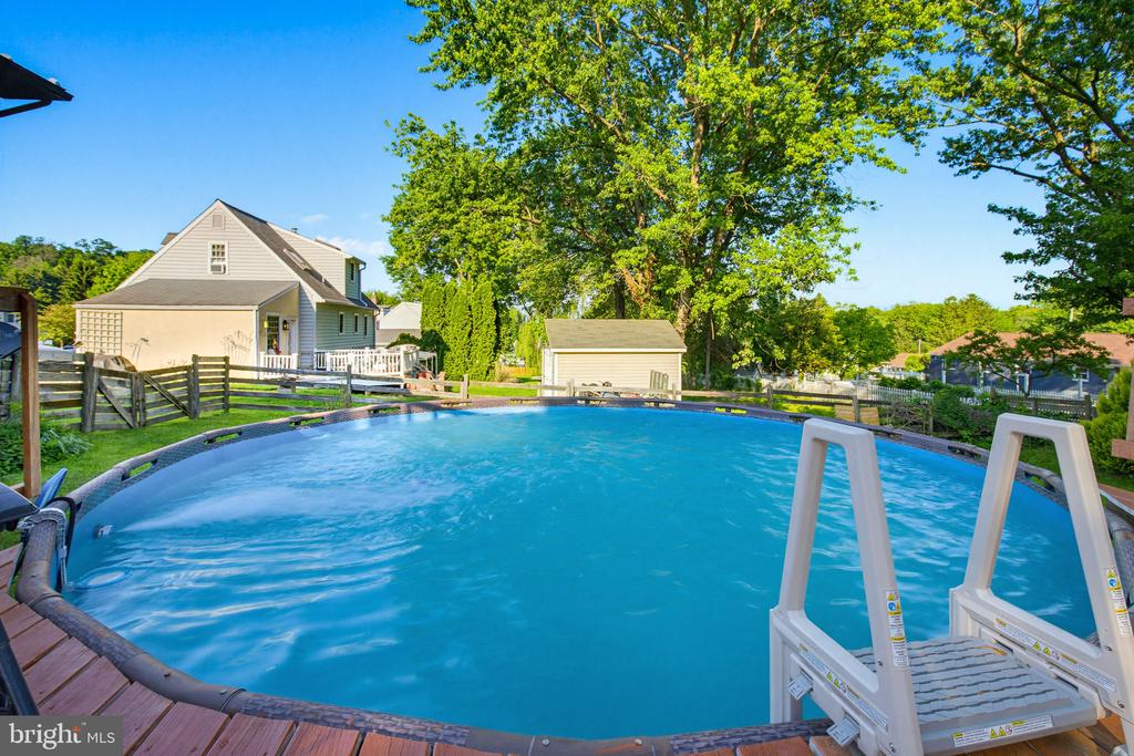 2637 Hemlock DR