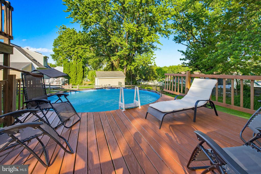 2637 Hemlock DR