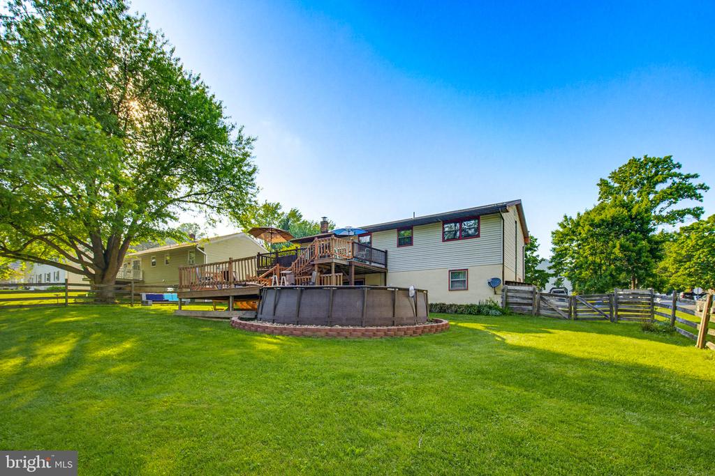 2637 Hemlock DR