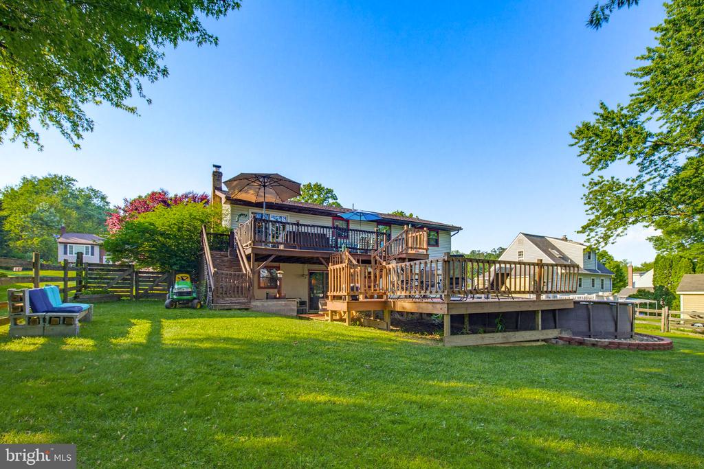 2637 Hemlock DR