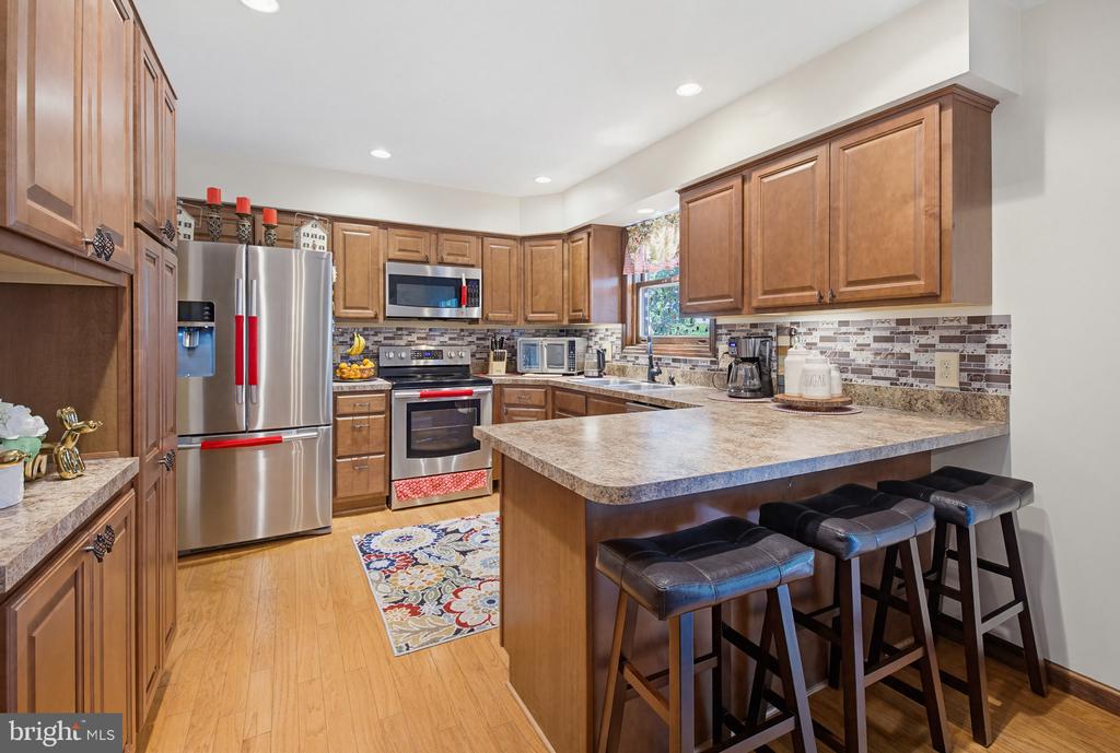 2637 Hemlock DR