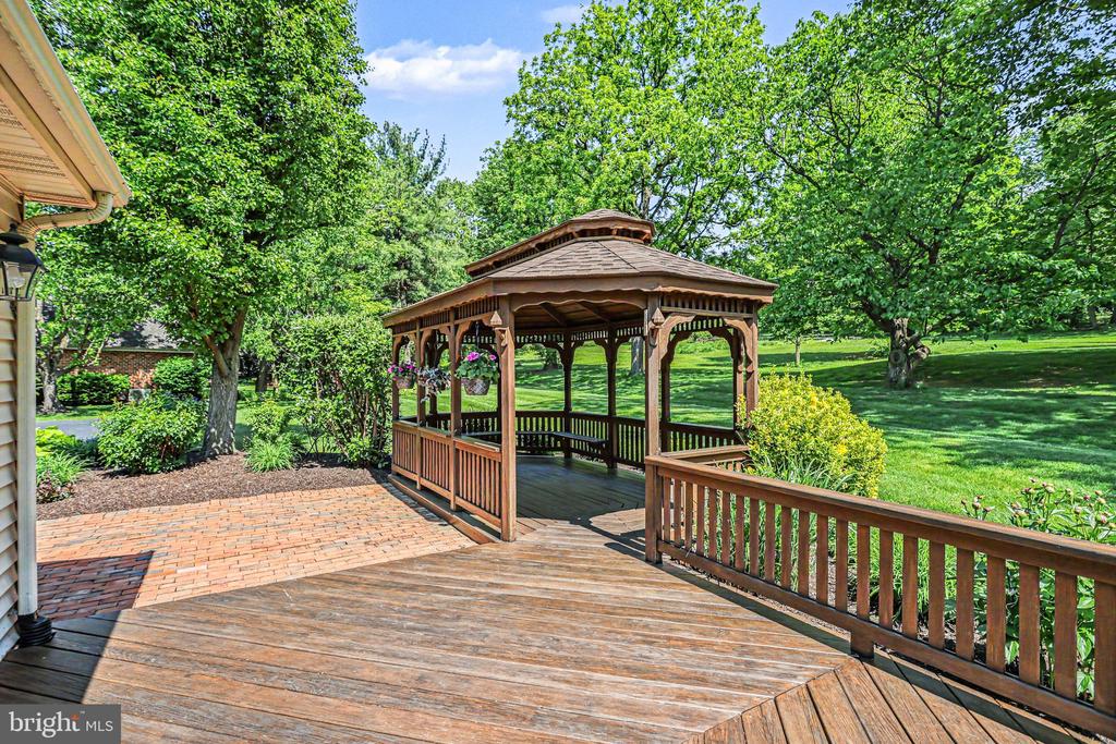 1366 HICKORY RUN DRIVE