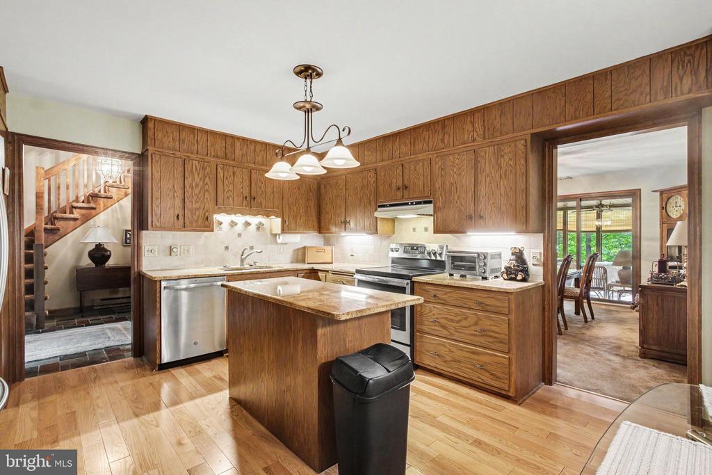 30 POPLAR LANE