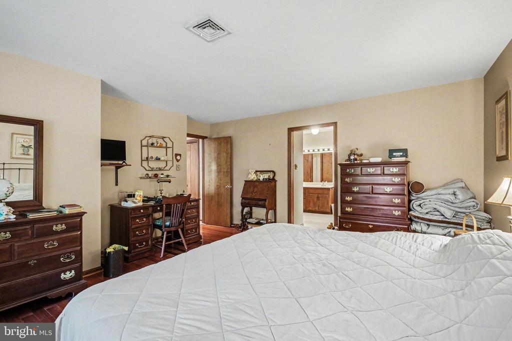 30 POPLAR LANE