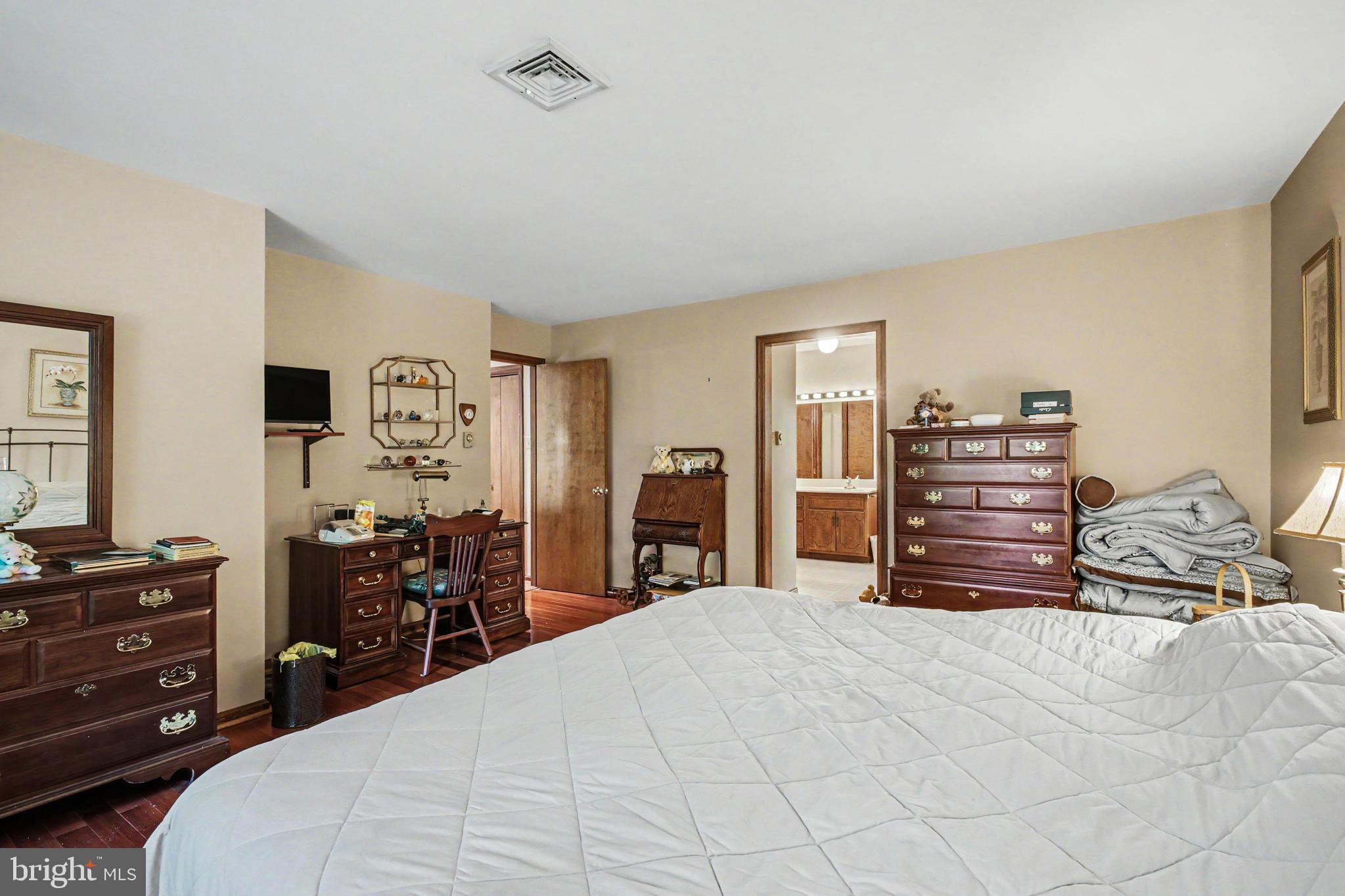 30 POPLAR LANE