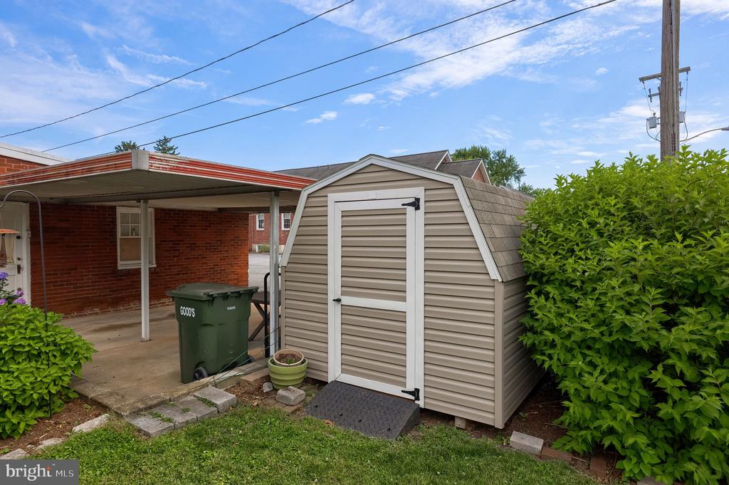 937 FOUNTAIN AVENUE