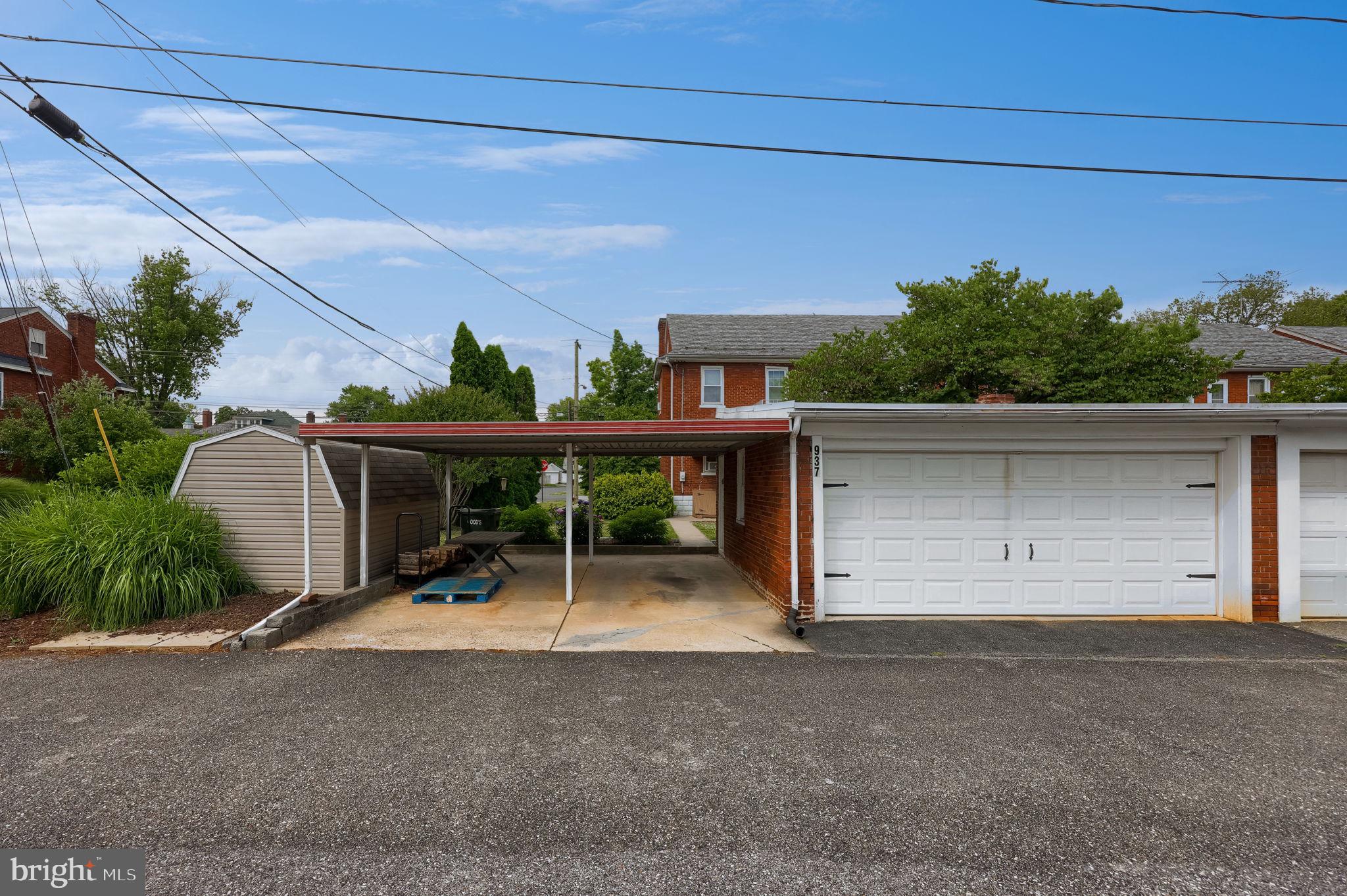 937 FOUNTAIN AVENUE