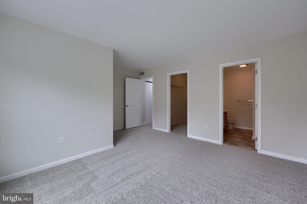 212 EAGLE DRIVE