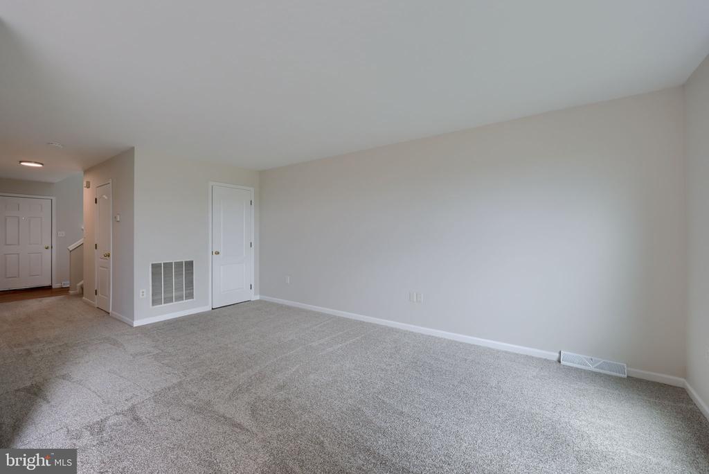 212 EAGLE DRIVE