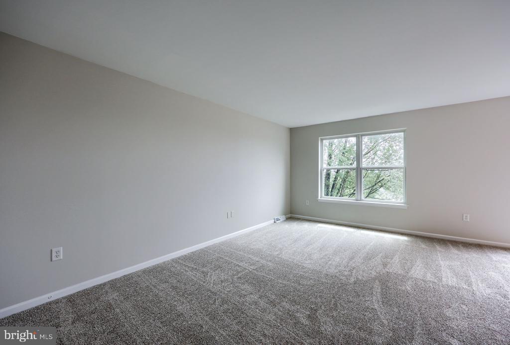 212 EAGLE DRIVE