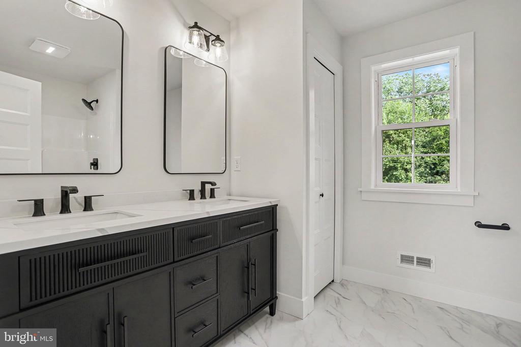 107 BROOKFIELD DRIVE Unit: LOT 18