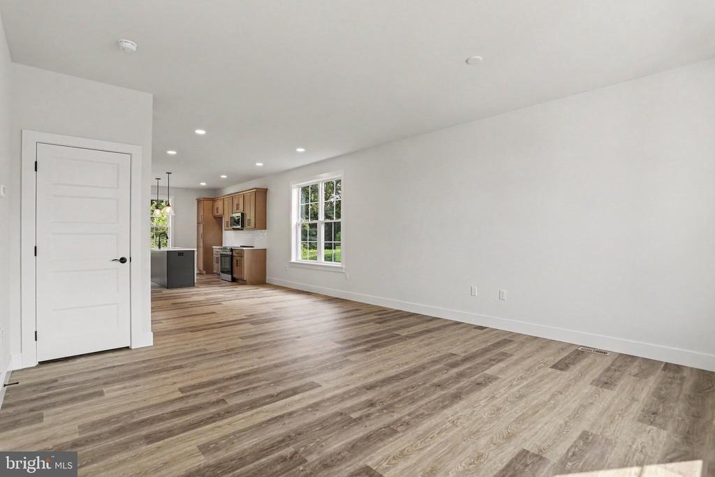 107 BROOKFIELD DRIVE Unit: LOT 18